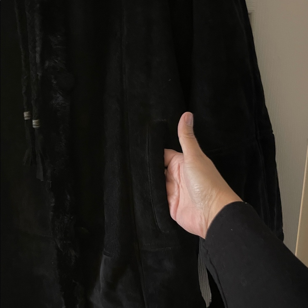 Gallery Black Leather(Suede)Button Front Winter Coat. Size M - Picture 5 of 10